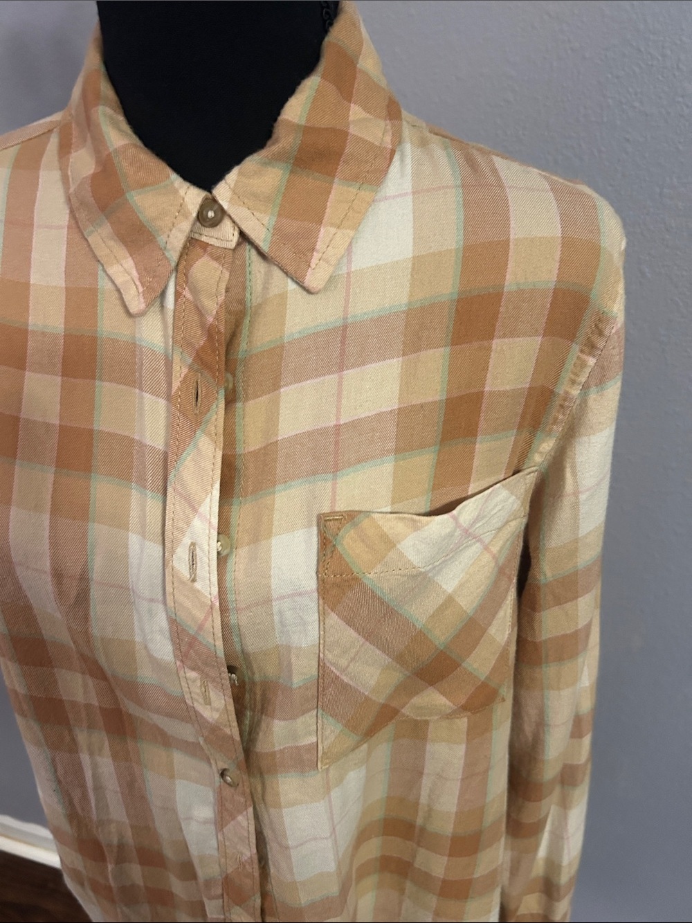 Arizona Jean Co. Casual Plaid Button Down Flannel Shirt Tan & Cream Size Small - Picture 2 of 4